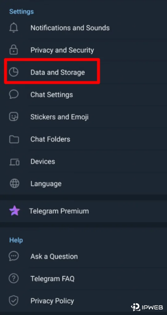 Telegram设置界面中Data and Storage选项位置示例图